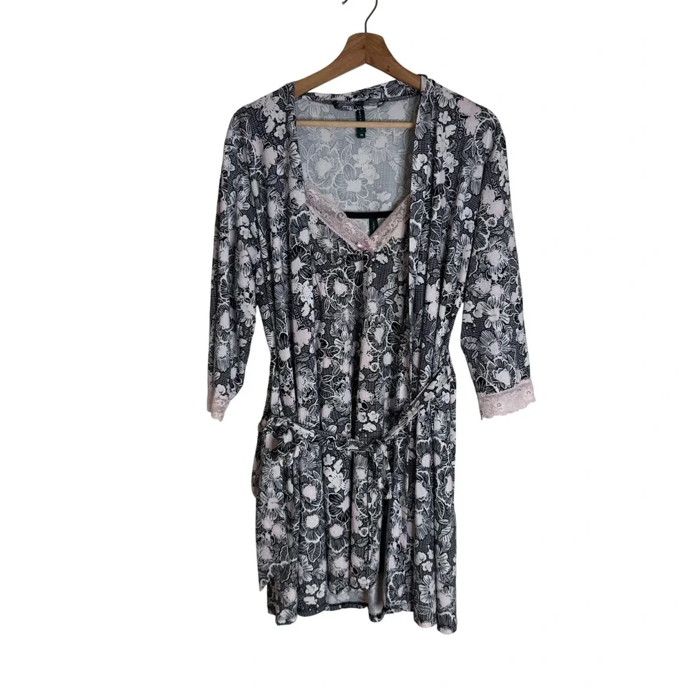 Laura Ashley Women's Pajamas Floral Lace Trim Robe and Chemise Set Size M